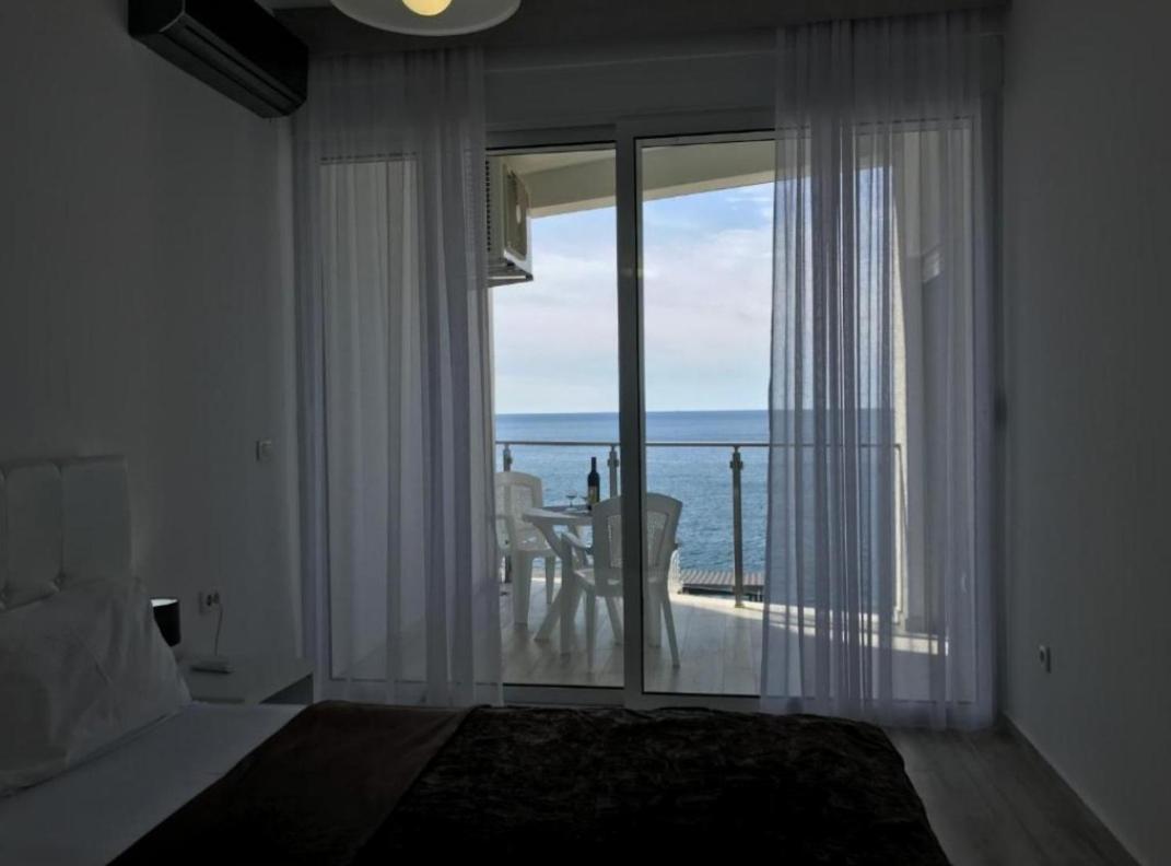 Paradise Beachfront View 1 Bar Exterior photo